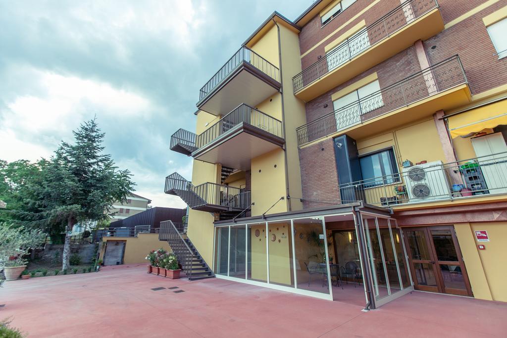 Hotel Donnini Asís Exterior foto